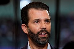 Сын Трампа обогатил небольшую медиакомпанию