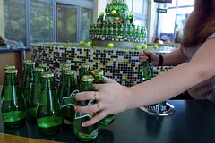Всемирно известная минералка оказалась заражена патогенами