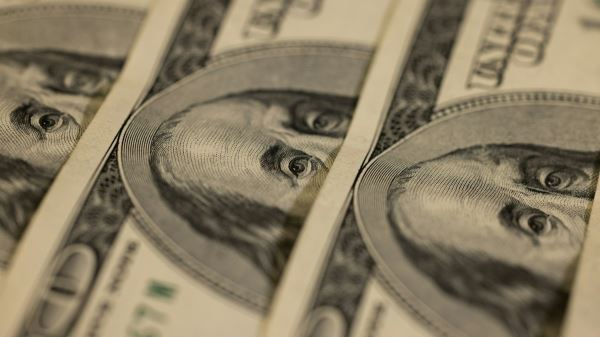 Девальвации быть: когда доллар поднимется до 100 рублей