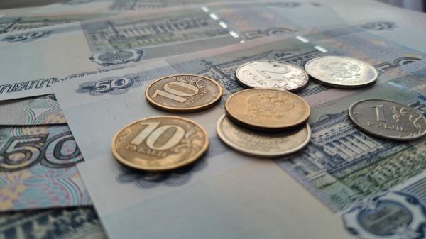 Финансист рассказал, что случится с рублем на майских праздниках