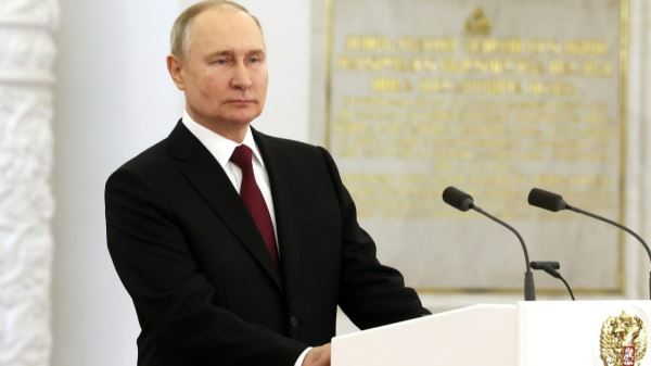 FR: Германия удивлена — Путин неожиданно повел себя, когда ему задали вопрос на немецком