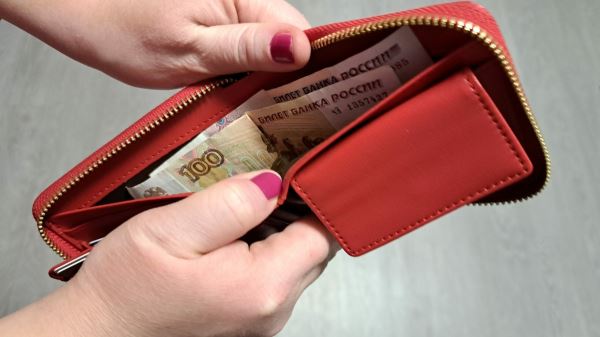 Карманные расходы детей: нужны ли ребенку деньги и как научить их считать